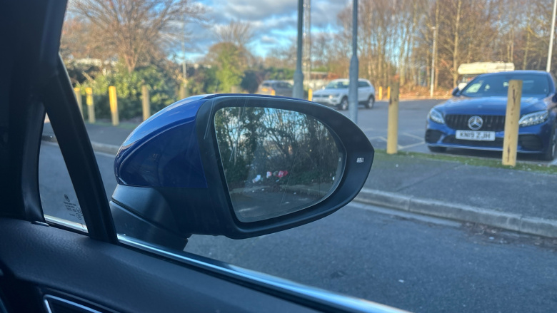 Volkswagen Passat 2.0 TDI EVO SCR R-Line 5dr DSG Diesel Estate